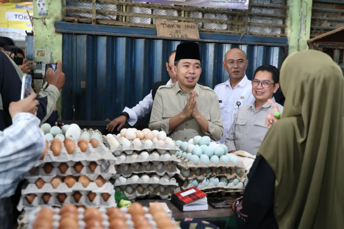 Temui Pedagang Pasar Tanjung Jember, Gus Fawait Siapkan Revitalisasi Total Rp250 Miliar