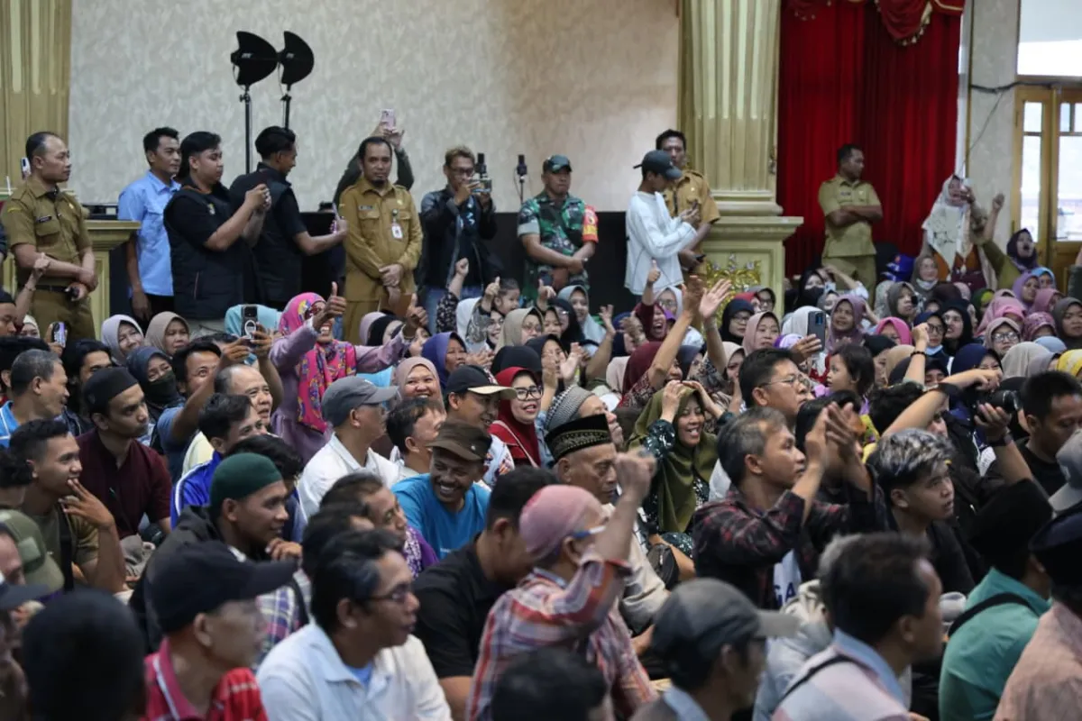 Gus Fawait Buka Dialog dengan Pedagang Pasar Tanjung, Satgas Gabungan Segera Bergerak