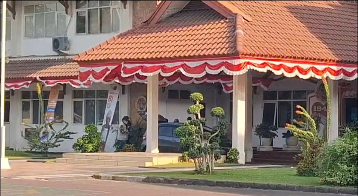 Enam Jam KPK Geledah BPN Jatim, Sejumlah Koper Dibawa Keluar