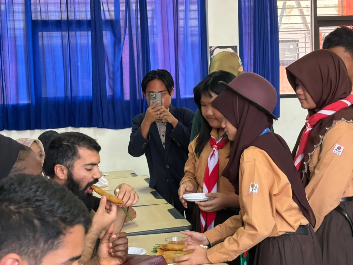 SMP Labschool Unesa 3 Jadi Tempat Belajar Lintas Budaya, 90 Mahasiswa Asing Ikut Berinteraksi