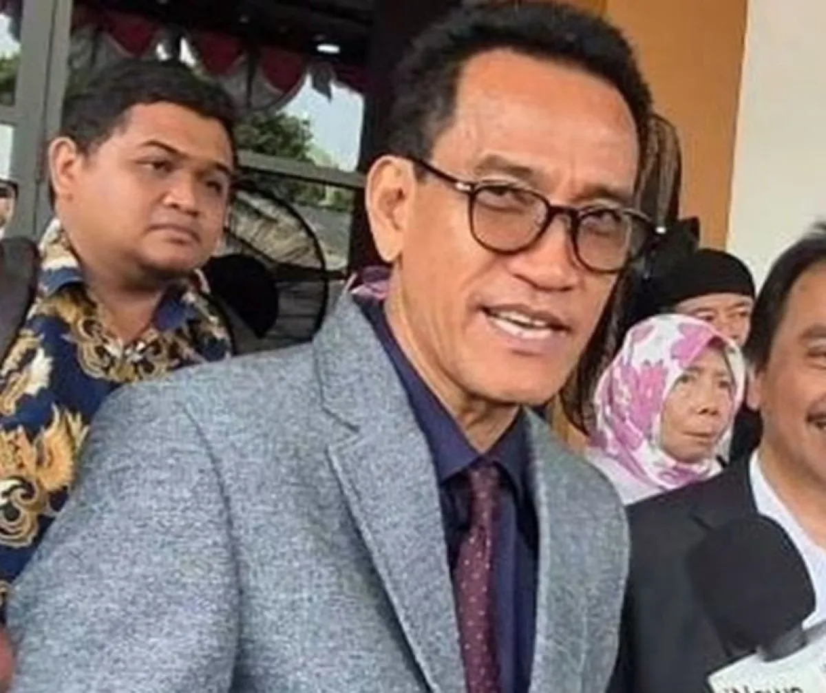 GEGER! Satu Wapres Kok Punya 3 Versi Lulus SMA? Refly Harun Kuliti Data 'Ngawur' Istana dan KPU!