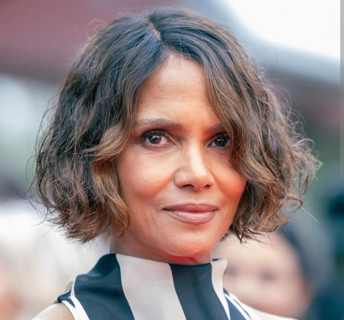 Halle Berry Dituduh Eks Suami Cekik Anak
