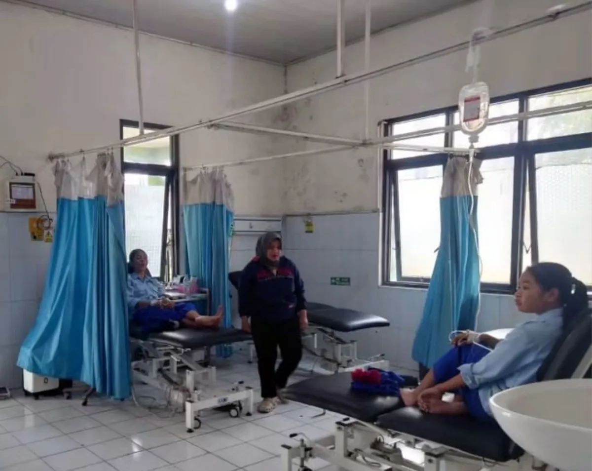Puluhan Siswa di Mojokerto Tumbang usai Santap MBG