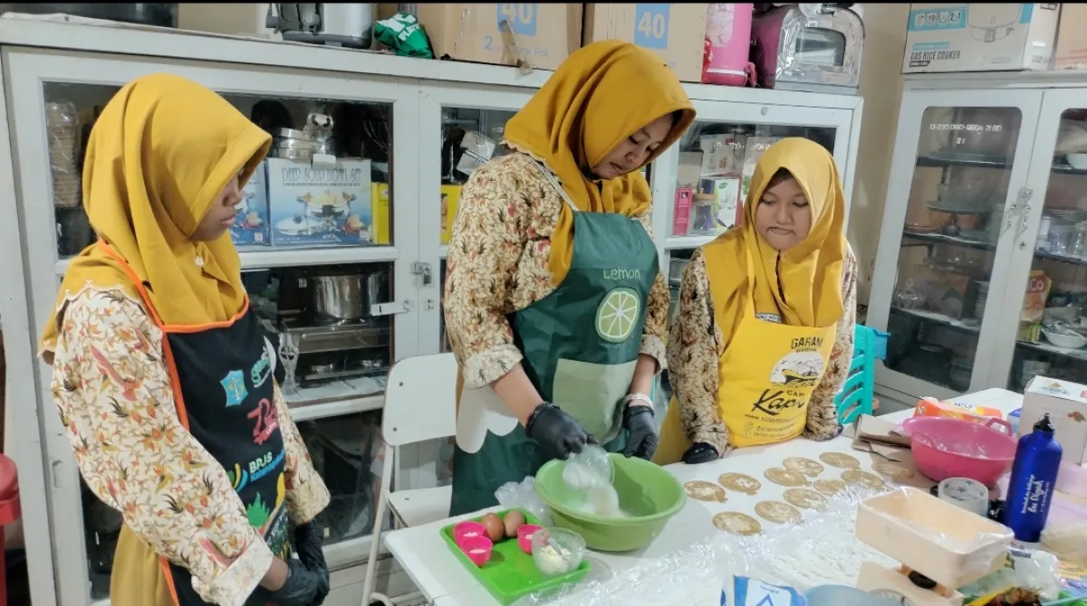Ekstrakurikuler Tata Boga SMPN 5 Surabaya Jadi Wadah Life Skill PDBK, dari Bolu hingga Gorengan
